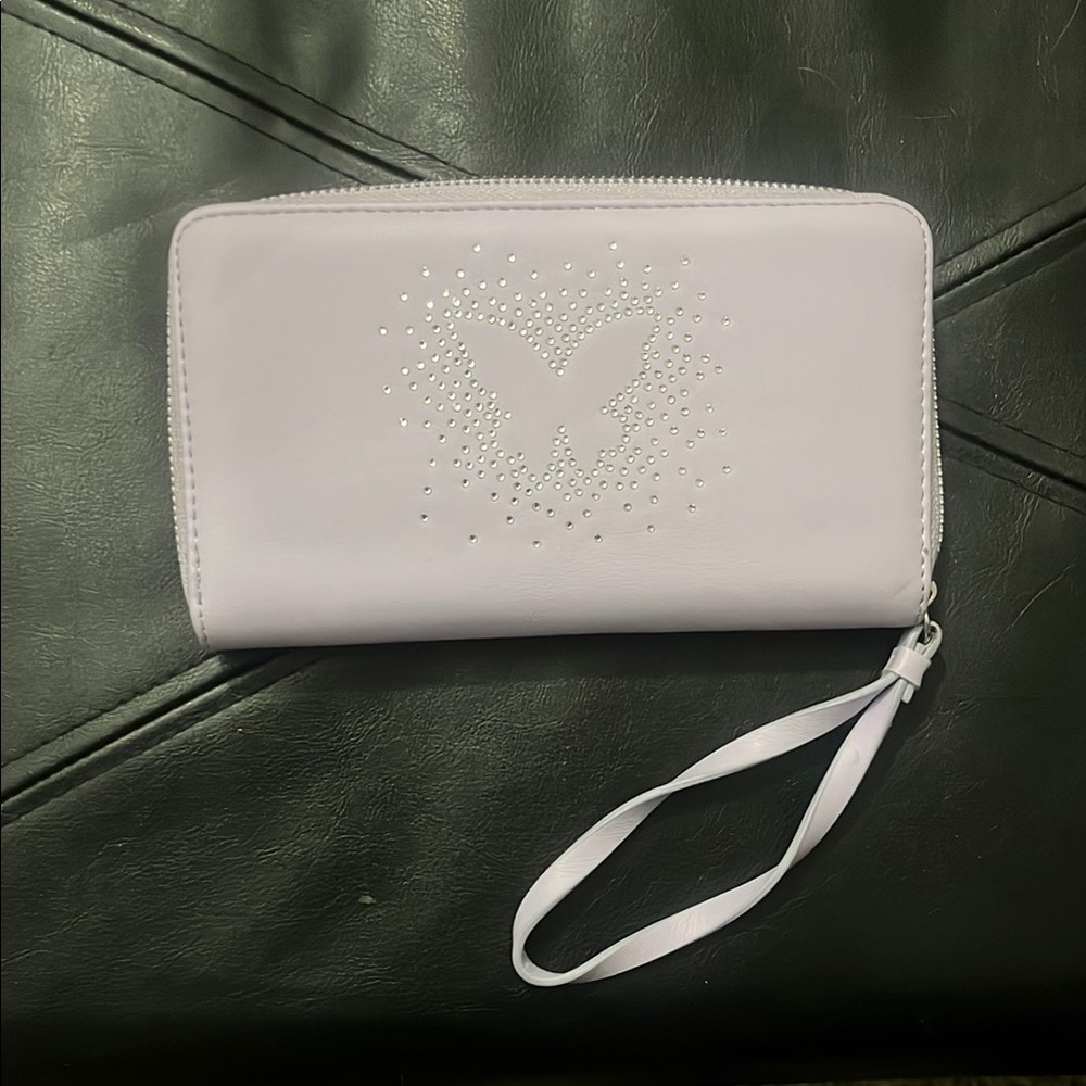 Elegant White Butterfly Clutch